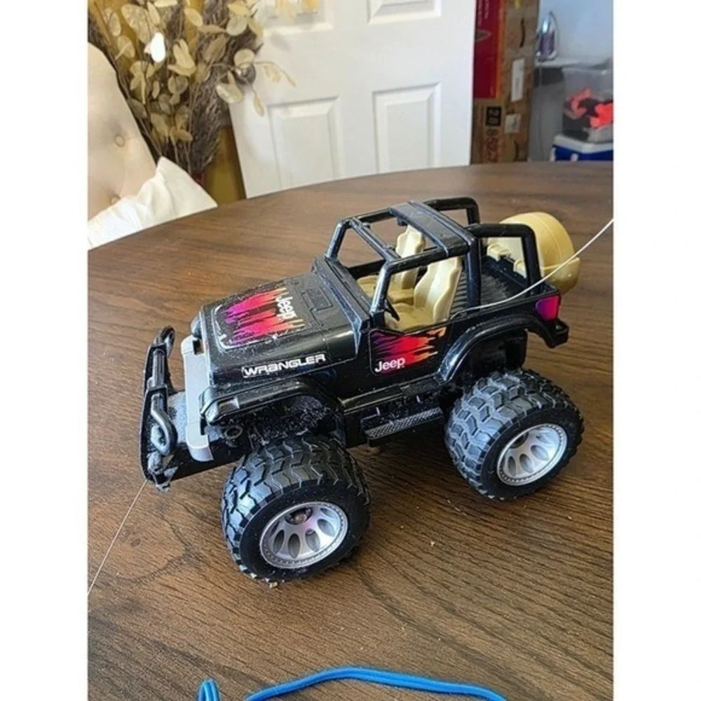 Vintage NIKKO Jeep Wrangler RC Includes Original Remote & Battery‎ Good Shape